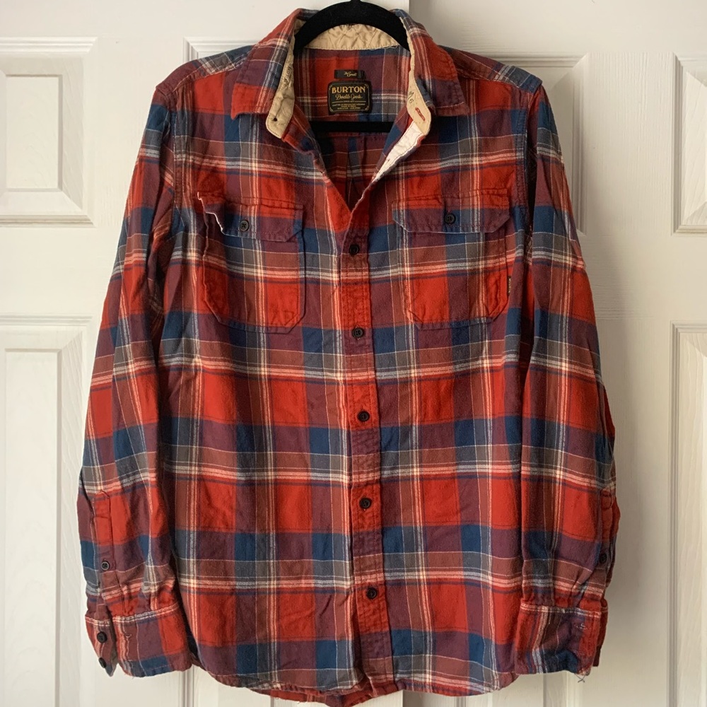 Men’s small Burton button-down long sleeve shirt in soft flannel material.